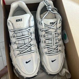 New in box p6000 Nike